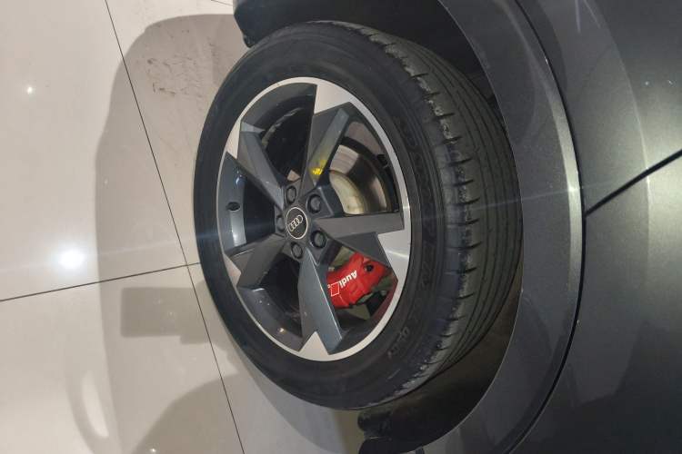 Used Audi Q3 2023 35 TFSI Fashion Dynamic Model (1.5T) Right Rear Wheel Hub