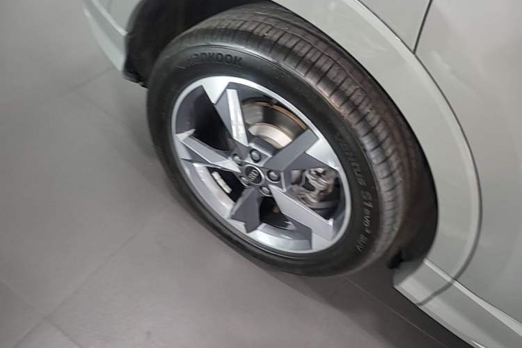 Used Audi Q3 2023 35 TFSI Fashion Dynamic Model (1.5T) Right Rear Wheel Hub