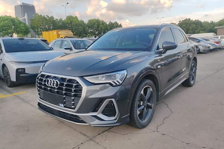 Audi Q3 2023 35 TFSI Fashion Dynamic Model (1.4T) d’occasion Guazi used car, China used car export, Used car for sale, Used  cars, Cheapest cars for sale
