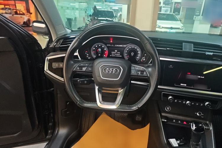 Used Audi Q3 2023 35 TFSI Fashion Dynamic Model (1.5T) Steering Wheel