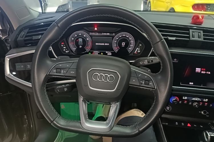 Used Audi Q3 2023 35 TFSI Fashion Dynamic Model (1.5T) Steering Wheel
