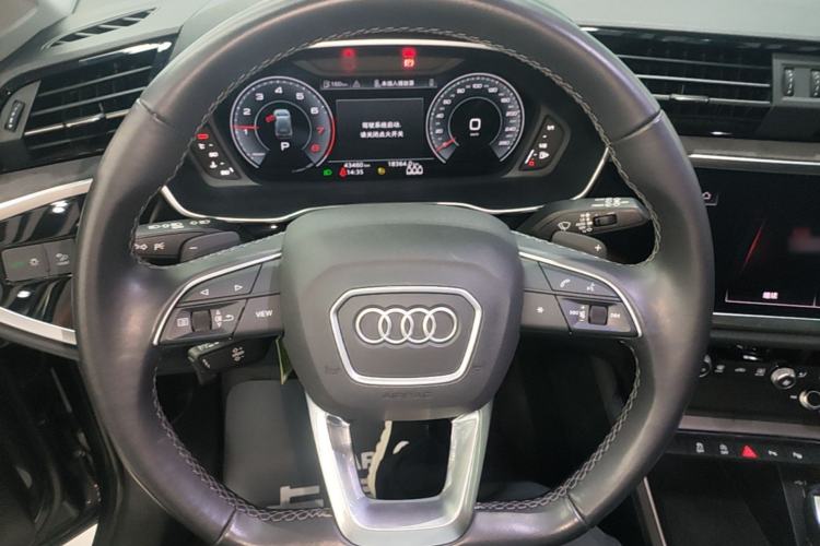 Used Audi Q3 2023 35 TFSI Fashion Dynamic Model (1.5T) Steering Wheel