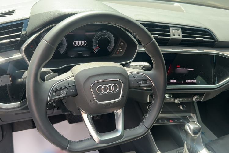 Used Audi Q3 2023 35 TFSI Fashion Dynamic Model (1.4T) Steering Wheel