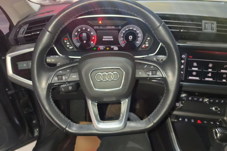 Used Audi Q3 2023 35 TFSI Fashion Dynamic Model (1.5T) Steering Wheel