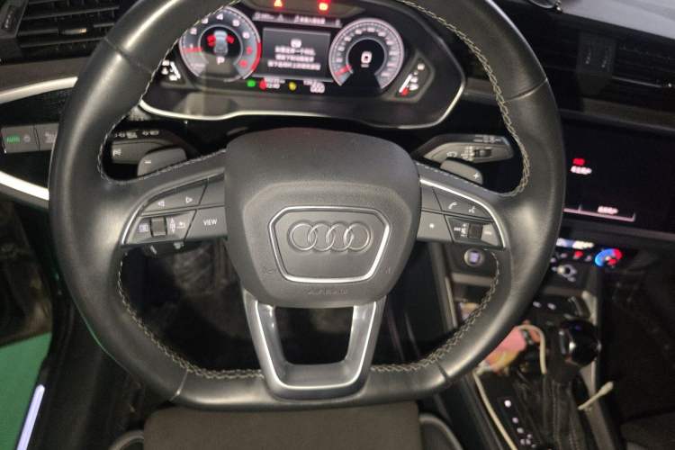 Used Audi Q3 2023 35 TFSI Fashion Dynamic Model (1.5T) Steering Wheel