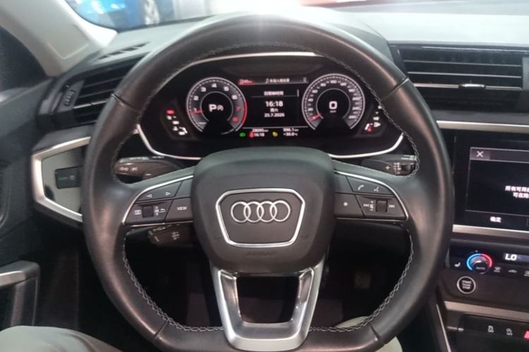 Used Audi Q3 2023 35 TFSI Fashion Dynamic Model (1.4T) Steering Wheel