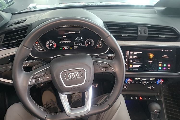 Used Audi Q3 2023 35 TFSI Fashion Dynamic Model (1.5T) Steering Wheel