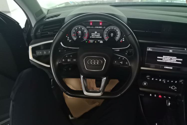 Used Audi Q3 2023 35 TFSI Fashion Dynamic Model (1.5T) Steering Wheel