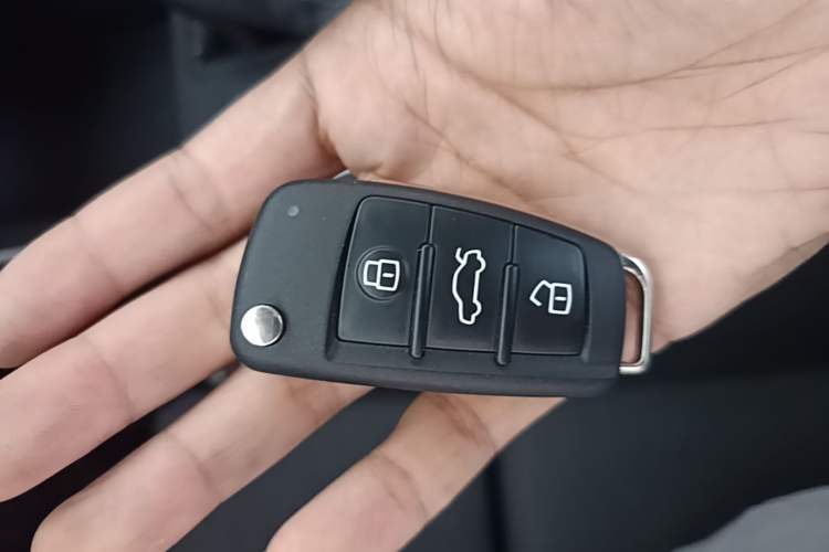 Used Audi Q3 2023 35 TFSI Fashion Dynamic Model (1.4T) Vehicle Key