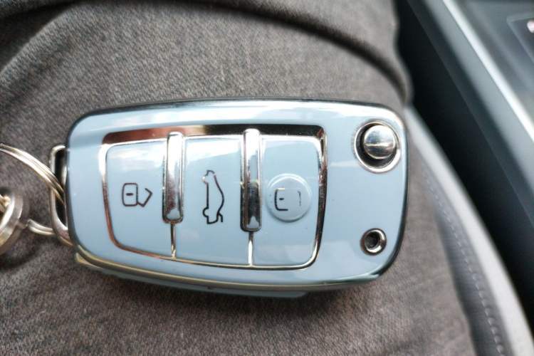 Used Audi Q3 2023 45 TFSI quattro Snow Sports Edition Vehicle Key