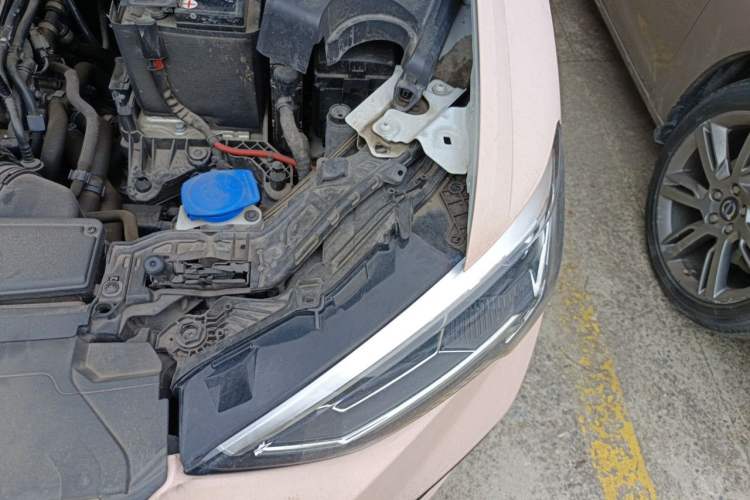 Used Audi Q3 2023 35 TFSI Fashion Dynamic Model (1.4T) Engine Bay Left