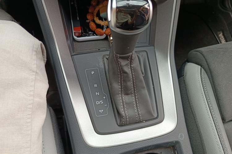 Used Audi Q3 2023 35 TFSI Fashion Dynamic Model (1.4T) Gear Lever