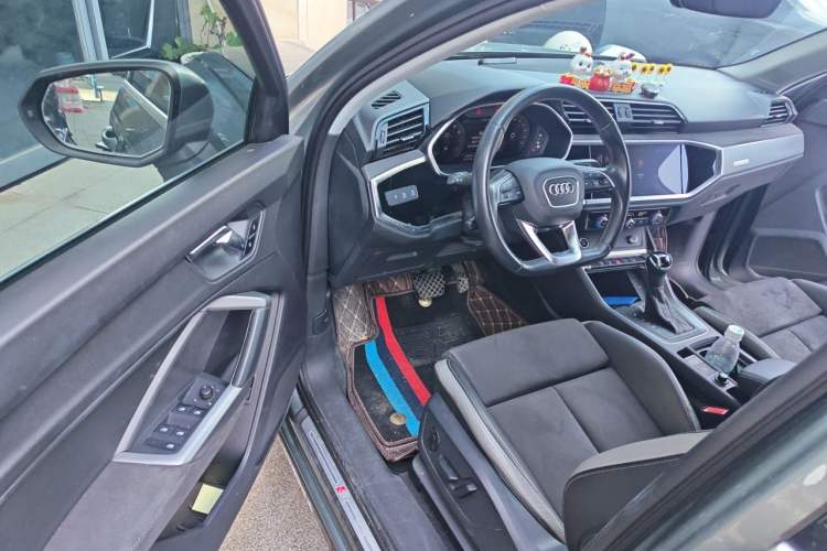 Used Audi Q3 2023 35 TFSI Fashion Dynamic Model (1.4T) Driver Seat