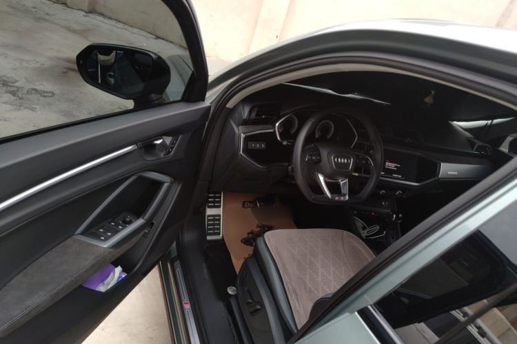 Used Audi Q3 2023 45 TFSI quattro Fashion Dynamic Edition Driver Seat