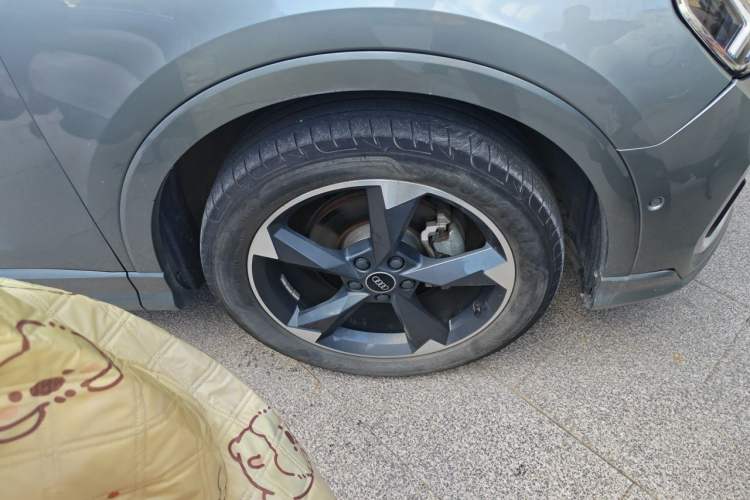 Used Audi Q3 2023 35 TFSI Fashion Dynamic Model (1.4T) Right Front Wheel Hub