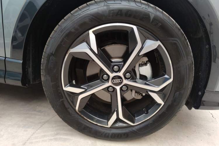 Used Audi Q3 2023 45 TFSI quattro Fashion Dynamic Edition Right Front Wheel Hub