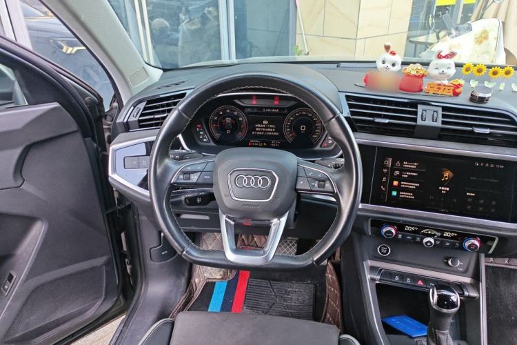 Used Audi Q3 2023 35 TFSI Fashion Dynamic Model (1.4T) Steering Wheel