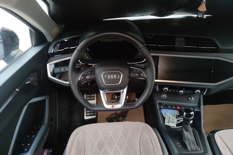 Used Audi Q3 2023 45 TFSI quattro Fashion Dynamic Edition Steering Wheel
