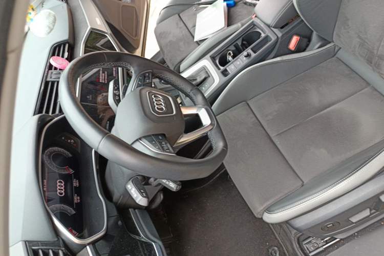 Used Audi Q3 2023 35 TFSI Fashion Dynamic Model (1.4T) Left Front Seat