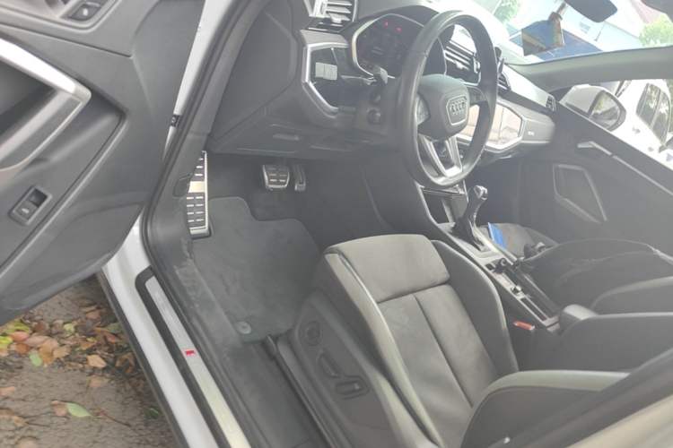 Used Audi Q3 2023 Updated 40 TFSI Fashionable and Dynamic Version Driver Seat