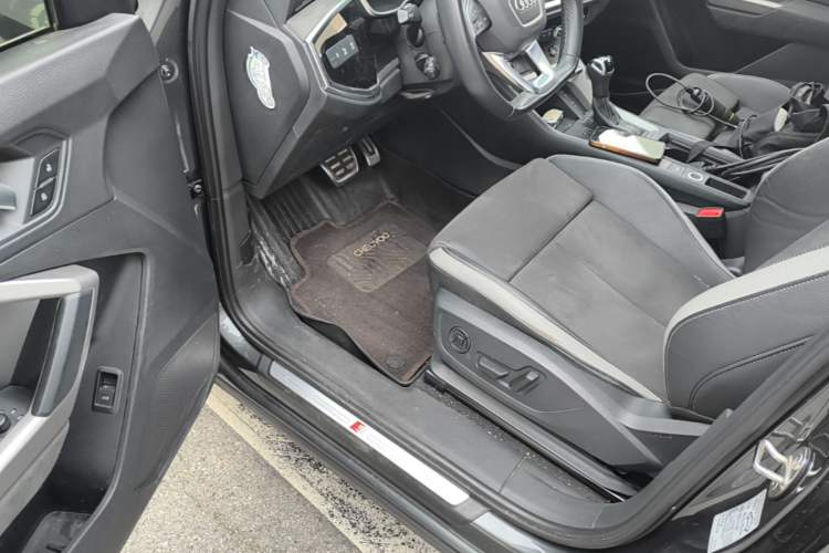 Used Audi Q3 2023 Updated 40 TFSI Fashionable and Dynamic Version Driver Seat
