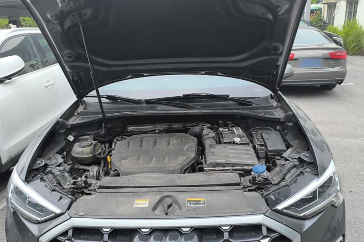 Used Audi Q3 2023 Updated 40 TFSI Fashionable and Dynamic Version Engine Bay