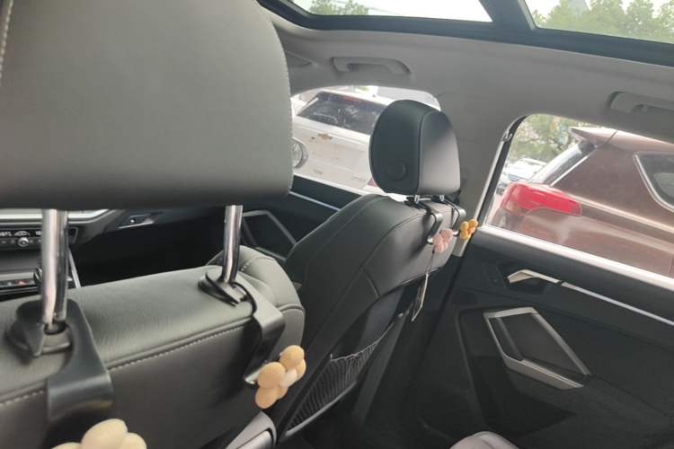 Used Audi Q3 2023 Updated 40 TFSI Fashionable and Dynamic Version Headliner