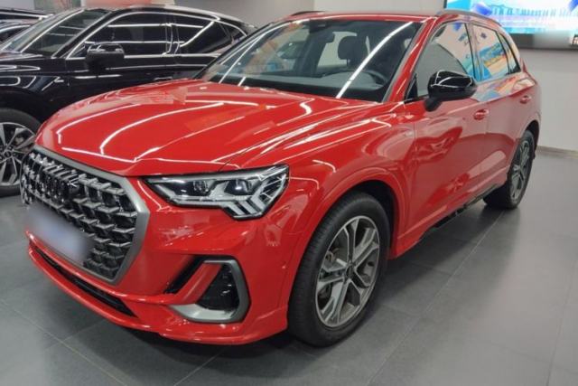 Audi Q3 2023 Updated 45 TFSI quattro Stylish and Dynamic Edition с пробегом