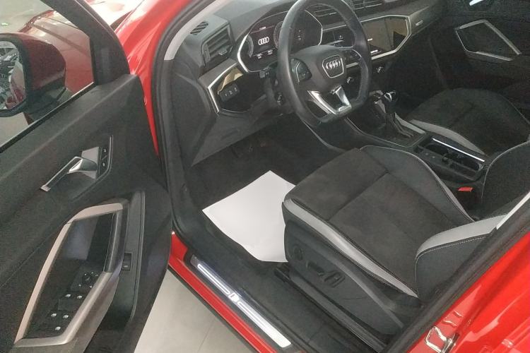 Used Audi Q3 2023 35 TFSI Fashion Dynamic Model (1.5T) Driver Seat