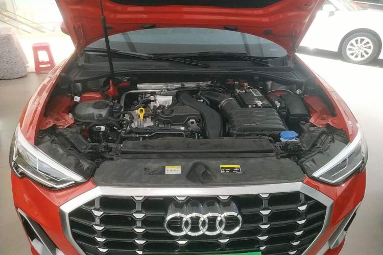 Used Audi Q3 2023 35 TFSI Fashion Dynamic Model (1.5T) Engine Bay