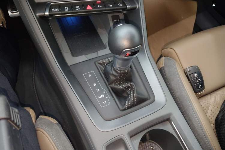 Used Audi Q3 2023 Updated 45 TFSI quattro Stylish and Dynamic Edition Gear Lever