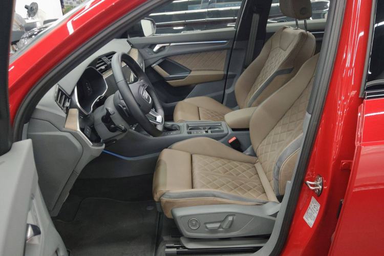 Used Audi Q3 2023 Updated 45 TFSI quattro Stylish and Dynamic Edition Left Front Seat