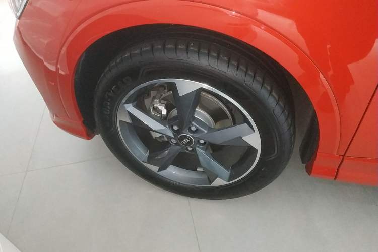 Used Audi Q3 2023 35 TFSI Fashion Dynamic Model (1.5T) Left Front Wheel Hub