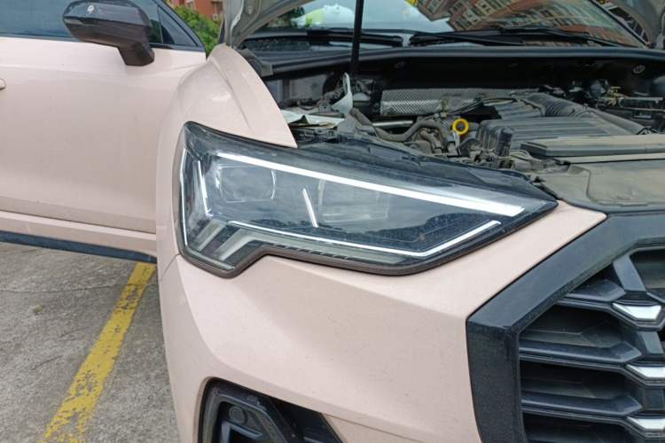 Used Audi Q3 2023 35 TFSI Fashion Dynamic Model (1.4T) Right Front Headlight