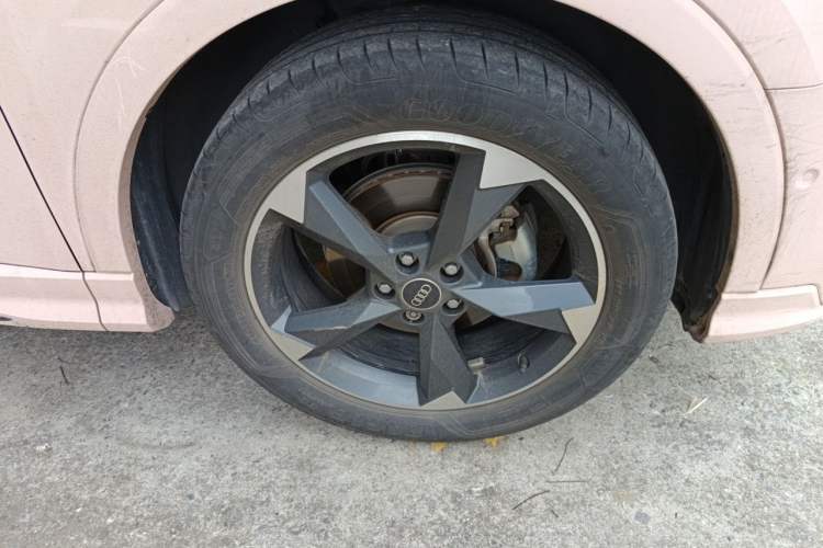 Used Audi Q3 2023 35 TFSI Fashion Dynamic Model (1.4T) Right Front Wheel Hub