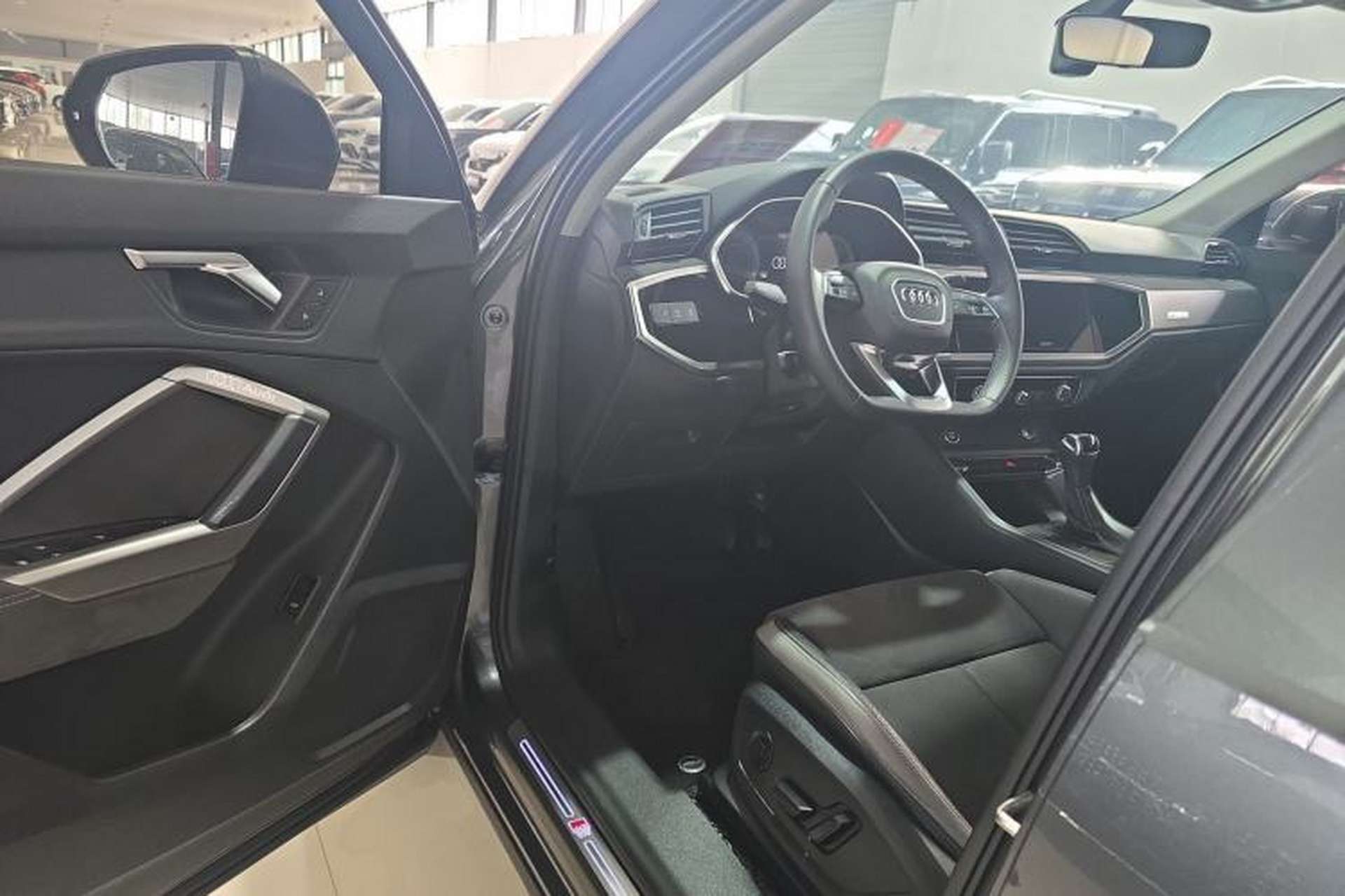 Used Audi Q3 2023 35 TFSI Fashion Dynamic Model (1.5T) Driver Seat