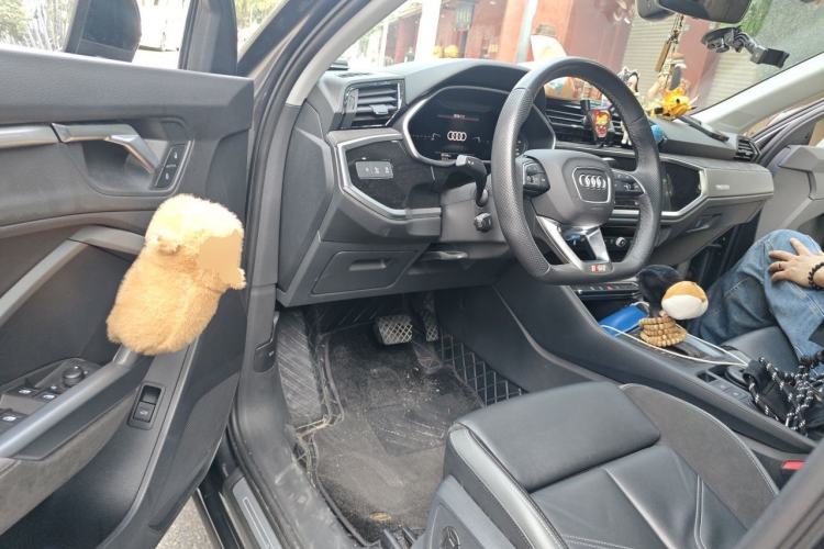 Used Audi Q3 2023 Updated 40 TFSI Fashionable and Dynamic Version Driver Seat