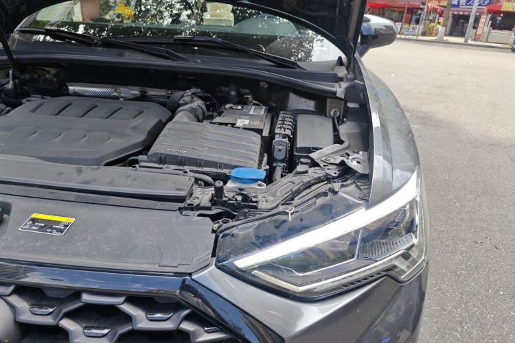 Used Audi Q3 2023 Updated 40 TFSI Fashionable and Dynamic Version Engine Bay Left