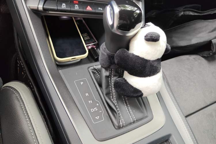 Used Audi Q3 2023 35 TFSI Fashion Dynamic Model (1.4T) Gear Lever