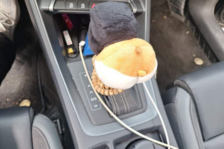 Used Audi Q3 2023 Updated 40 TFSI Fashionable and Dynamic Version Gear Lever