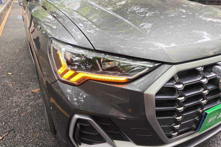 Used Audi Q3 2023 35 TFSI Fashion Dynamic Model (1.4T) Right Front Headlight