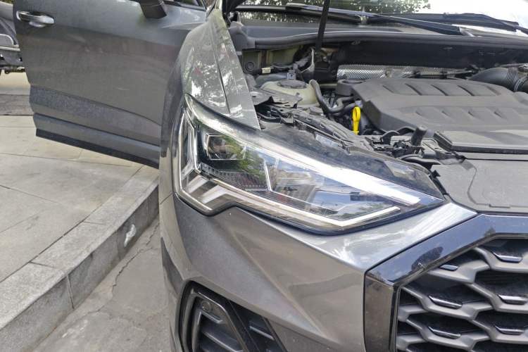 Used Audi Q3 2023 Updated 40 TFSI Fashionable and Dynamic Version Right Front Headlight