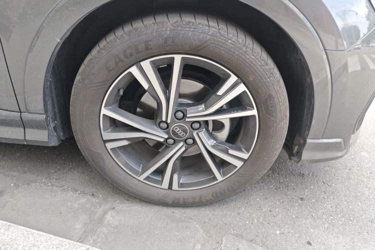 Used Audi Q3 2023 Updated 40 TFSI Fashionable and Dynamic Version Right Front Wheel Hub