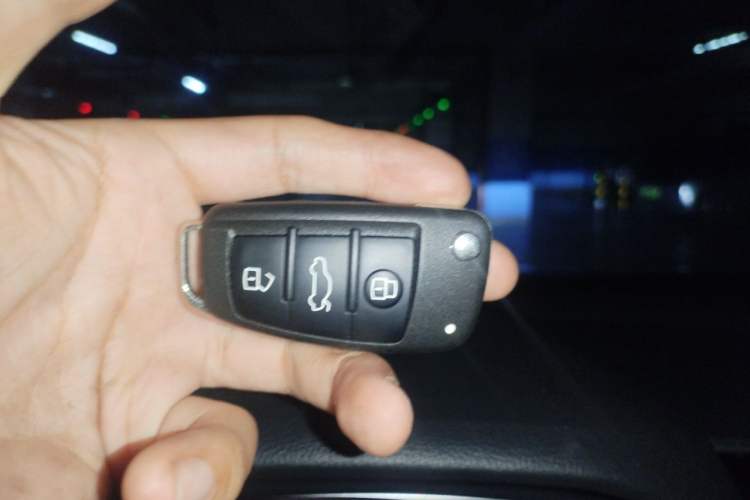 Used Audi Q3 2023 Updated 40 TFSI Fashionable and Dynamic Version Vehicle Key
