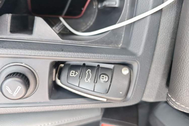 Used Audi Q3 2023 Updated 40 TFSI Fashionable and Dynamic Version Vehicle Key