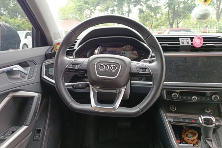 Used Audi Q3 2023 35 TFSI Fashion Dynamic Model (1.4T) Steering Wheel