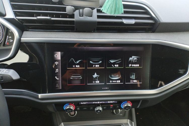 Used Audi Q3 2023 35 TFSI Fashion Dynamic Model (1.4T) Audio And AC Panel