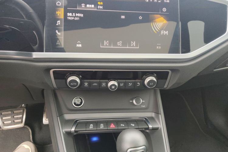 Used Audi Q3 2023 35 TFSI Fashion Dynamic Model (1.5T) Audio And AC Panel