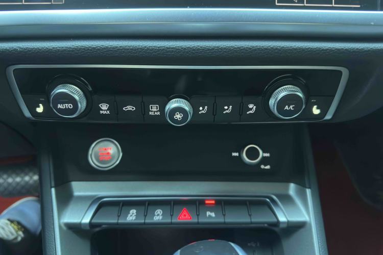 Used Audi Q3 2023 35 TFSI Progressive Dynamic Edition (1.4T) Audio And AC Panel
