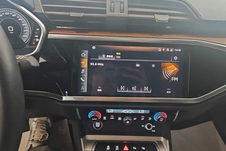 Used Audi Q3 2023 35 TFSI Fashion Elegant Version (1.4T) Audio And AC Panel